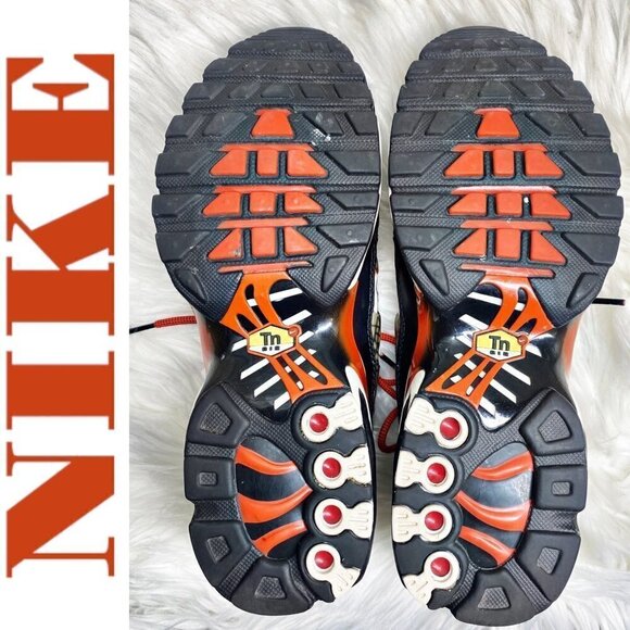 NIKE Air Max Plus TN Script Swoosh Platnium Sneakers, Size 5 (Youth) - Picture 6 of 9